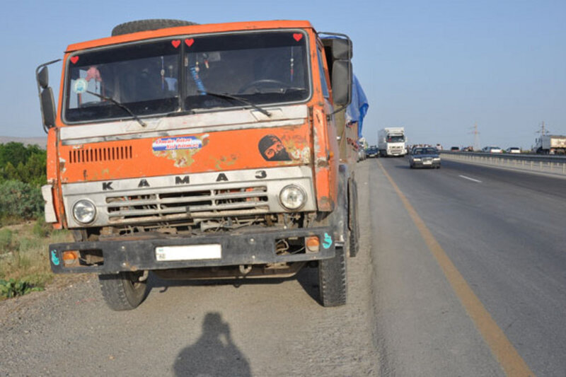 "Toyota" ilə "Kamaz" toqquşdu, ölən var