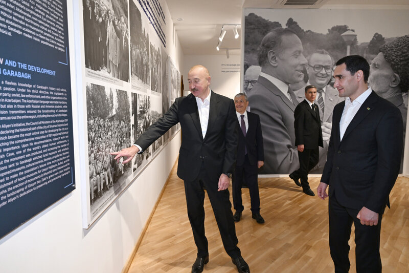 Prezidentlər Şuşa məscidində tikinti işləri ilə tanış oldular - Fotolar