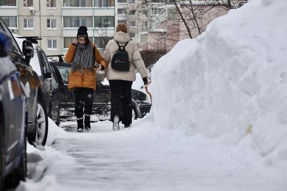 Bakının həsrət qaldığı qar Moskvada maraqlı görüntülər yaradıb - FOTO