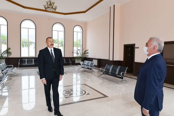 Prezident Ordubad dəmir yolu stansiyası ilə tanış oldu - YENİLƏNİB+FOTO