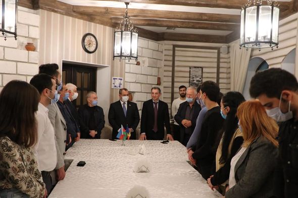 Adil Əliyev Moldovada iş adamları, diaspor fəalları və gənclərə Ordumuzun əks-hücum əməliyyatı barədə danışıb