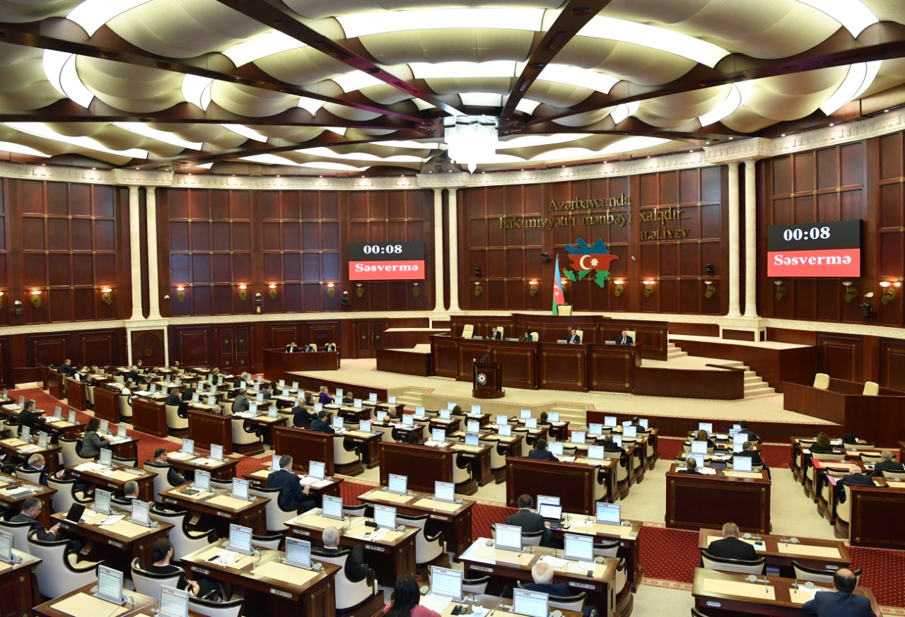 Deputat birgə bəyanatı şərh etdi 