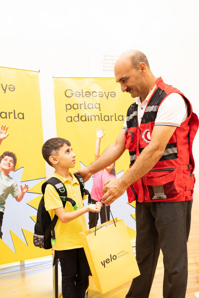 Yelo Bank Cəbrayılda birincilərin məktəb həyəcanına şərik oldu - FOTOLAR