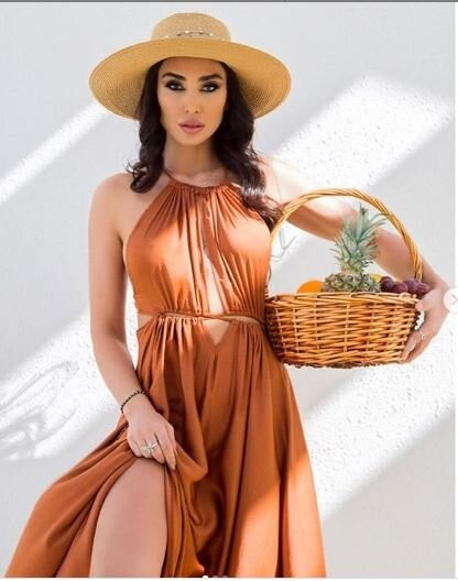 Pərvin dərin yarığı ilə diqqət çəkdi - FOTOLAR