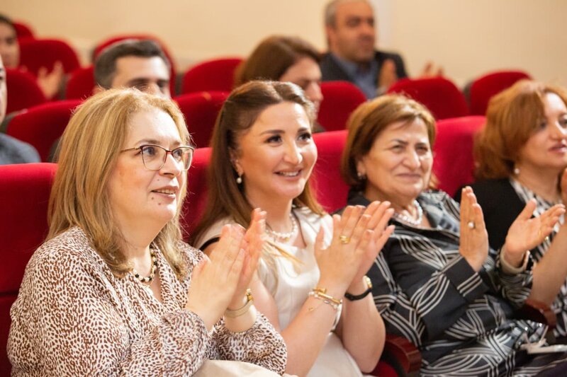 Humanitar Kollecdə təntənəli hesabat konserti keçirildi - FOTOLAR