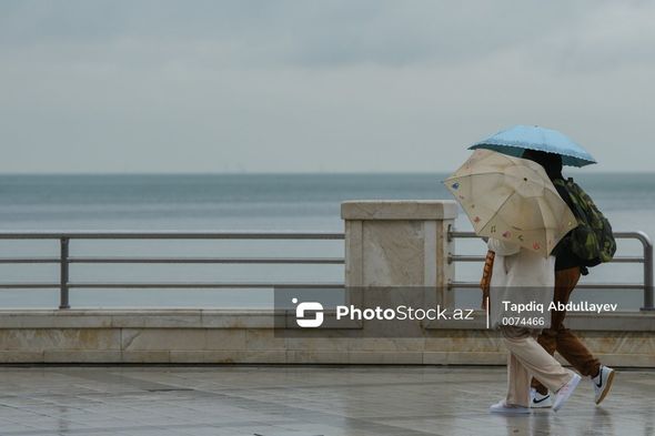 Göydən nur yağır - Bakı küçələrindən FOTOREPORTAJ