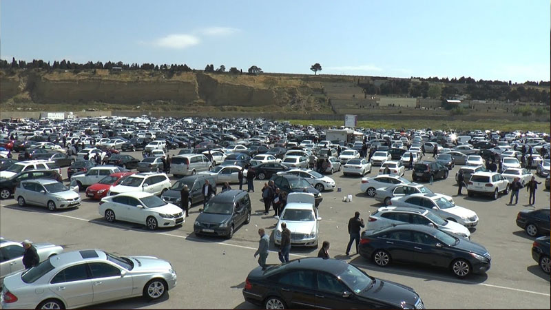 Azərbaycanda avtomobillər ucuzlaşdı