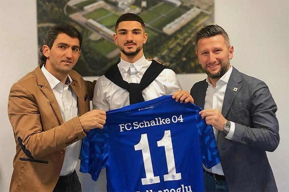 "Şalke" Çalhanoğlu ilə 4 illik müqavilə imzaladı - FOTO