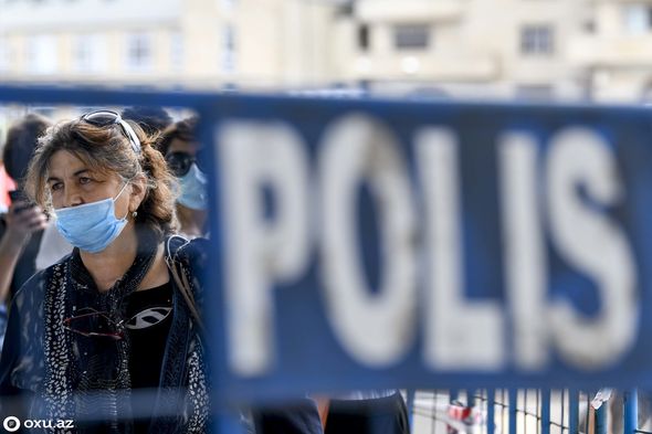 Bakı sərt karantində: İcazə, polis postları, şəhərin sükutu... - FOTOREPORTAJ