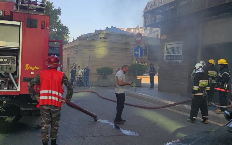 Yüngül cinayətlər' restoranındakı yanğın söndürüldü