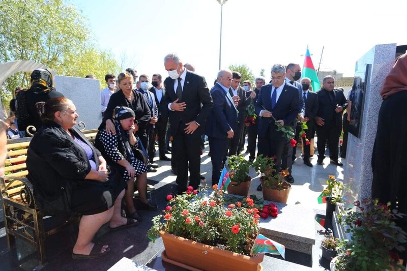 Binəqədi rayonunda Vətən Müharibəsi Şəhidlərinin xiyaban kompleksləri ziyarəti edildi - FOTOLAR