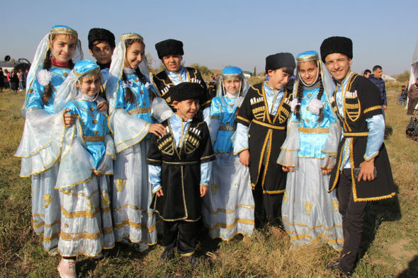 Yevlaxda aztəminatlı ailələr üçün meyvə bağları salınıb - FOTO