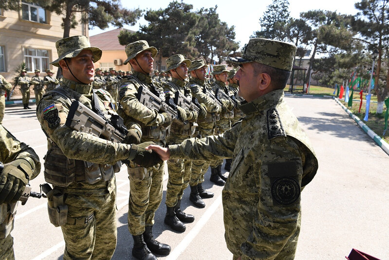 Azərbaycan sərhədçilərinə orden və medallar təqdim edilib - FOTO