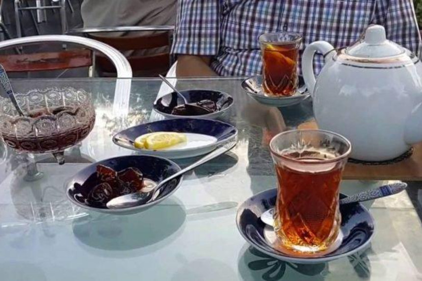 Astarada gizli fəaliyyət göstərən çayxananın sahibi və 7 müştəri cərimələndi
