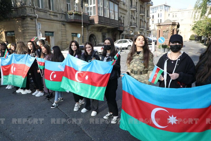Bakıda Zəfər Günü yürüşü başladı - FOTOLAR