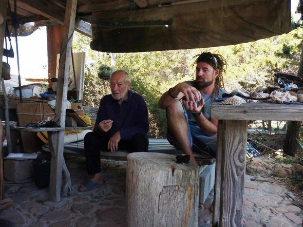 Adada 31 il tənha yaşayan sakini evindən çıxartmaq istəyirlər - FOTO