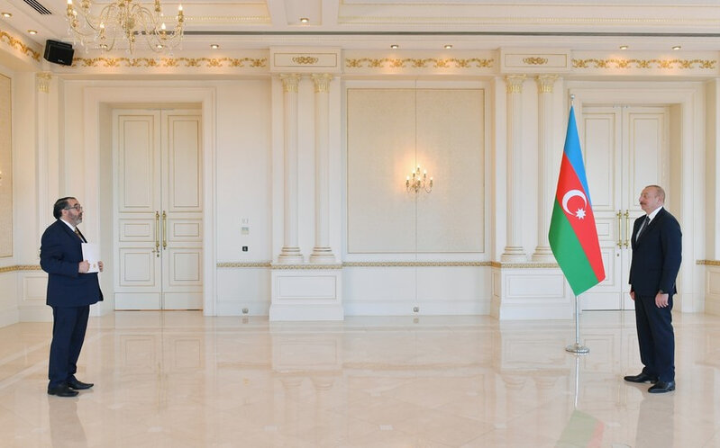 Perunun yeni səfiri etimadnaməsini Azərbaycan Prezidentinə təqdim etdi - FOTO