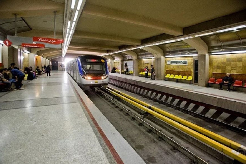 Tehran metrosunda iki qatar toqquşub