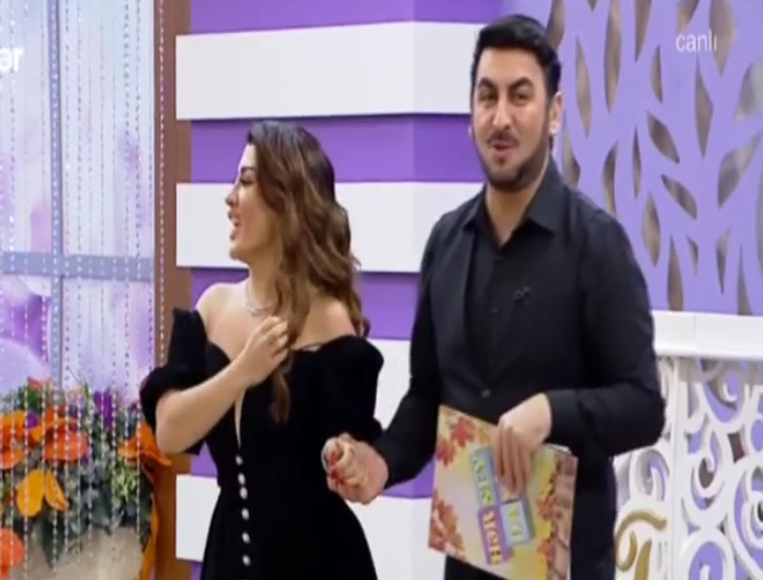 Tolik papağını çıxarıb, imicini dəyişdi - FOTO