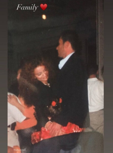 Həyat yoldaşı ilə arxiv fotosunu paylaşdı