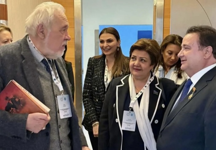 İlbər Ortaylı Qərbi Azərbaycana qayıdış konfransından yazdı: 'Tənzilə Rüstəmxanlının çıxışı hamımızı duyğulandırdı