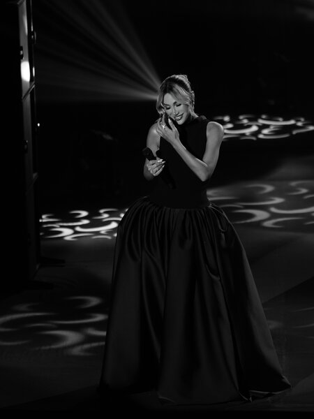 Röya 25 illik hesabatını verdi - FOTOLAR