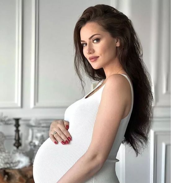 Fahriye Evcen və Burak Özçivit körpələrinə qoyacaqları adı açıqlayıblar: 