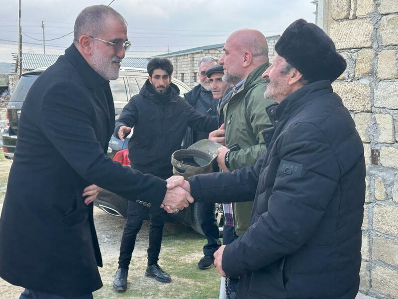Bir fotosu ilə məşhurlaşan Sərvərə ev müjdəsi - FOTO