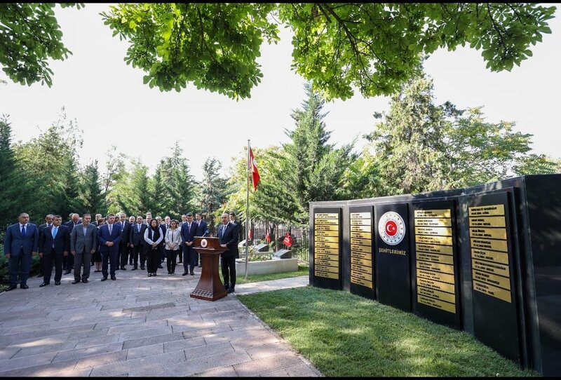Rəşad Məmmədov Türkiyənin xaricdəki nümayəndəliklərinin Şəhidliyini ziyarət etdi - FOTO