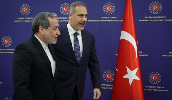 Türkiyəyə raket atıldı, Fidan Arakçıya zəng etdi