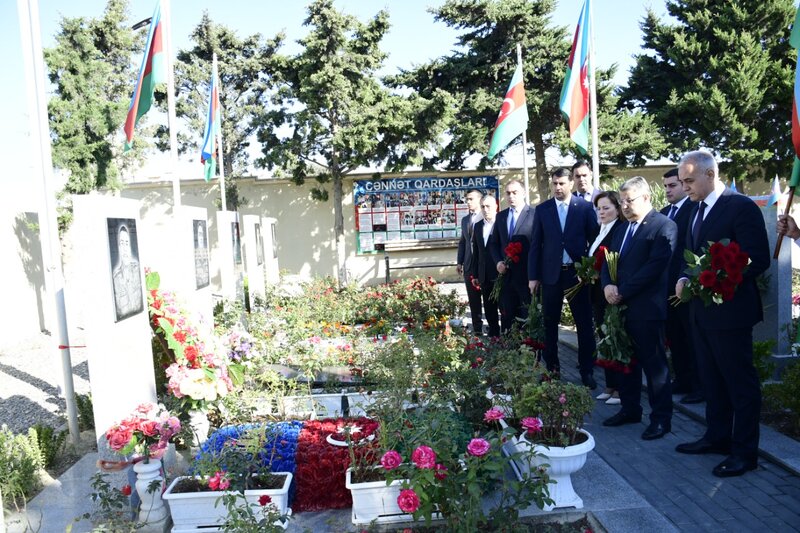 Anım Günü Binəqədi rayonunda Şəhidlər Xiyabanı ziyarət edildi - FOTOLAR