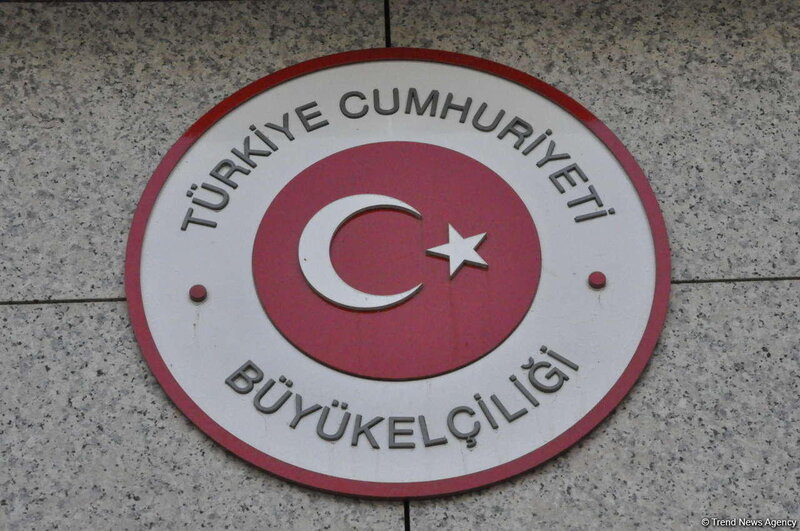 Türkiyə səfirliyində bayraqlar yarıya ENDİRİLDİ