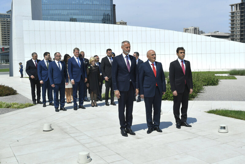 Rixard Raşin Zəfər parkında - Fotolar