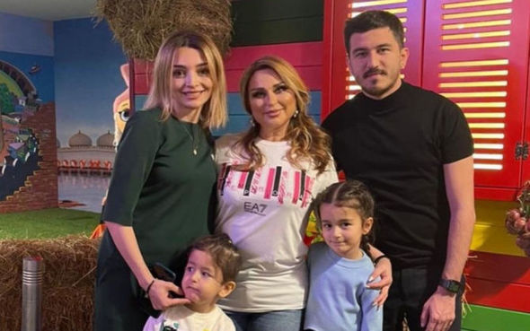Xalq artistinin ağır xəstə olan gəlini xəstəxanadan evə buraxıldı - FOTO