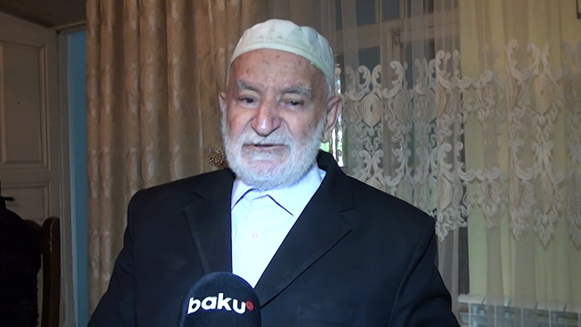 Heydər Əliyevi Mingəçevirdə qarşılayan 82 yaşlı sakin... - VİDEO