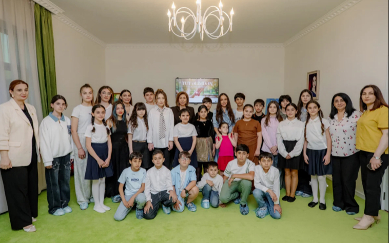 Prezidentin qızı və gəlini Sosial Reabilitasiya Mərkəzində - Fotolar