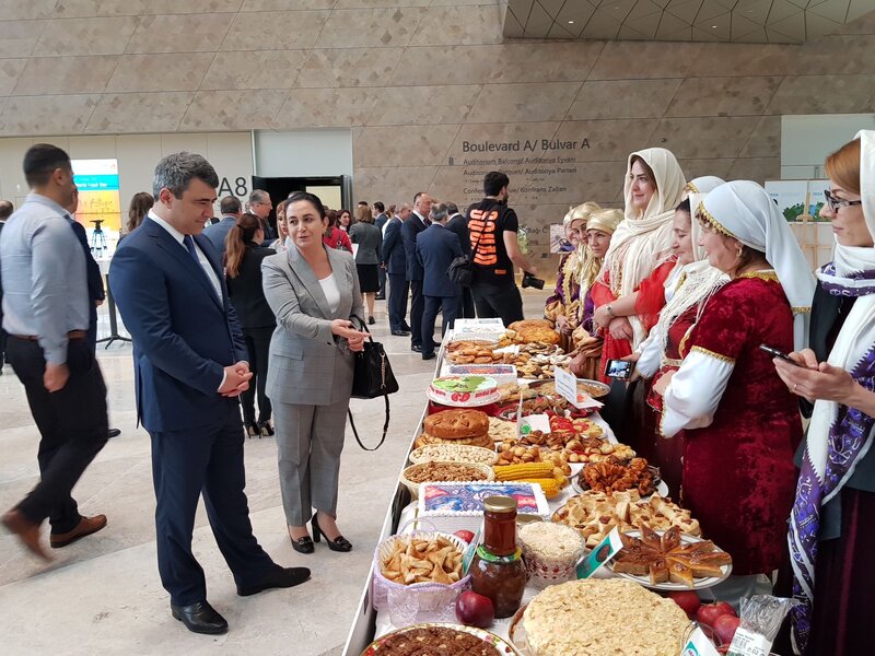 Zəhmətkeş qadınlar Tovuzda və Qaxda toplaşırlar - FOTO