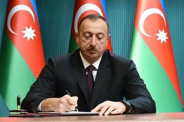 İlham Əliyev Hüseyn Mövsümova orden verdi