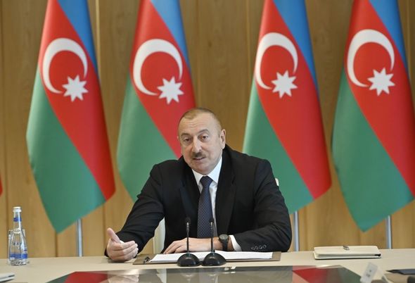 İlham Əliyevin yanında 2019-cu ilin yekunlarına həsr olunmuş müşavirə keçirilib - FOTO/VIDEO