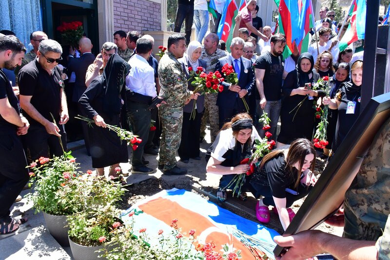 Birinci Qarabağ Müharibəsi şəhidi Rövşən Əliyev Xırdalan Şəhidlər Xiyabanında dəfn edildi - FOTOLAR