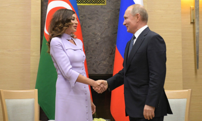 Putin Mehriban Əliyevanı "Dostluq" ordeni ilə təltif edib - FOTO/VİDEO
