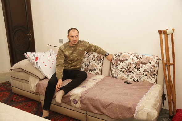 İcra başçısı şəhid ailələri və yaralı hərbçilərlə görüşdü - FOTO