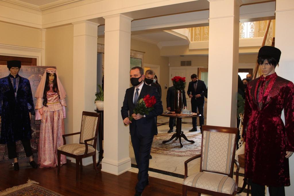 Ceyhun Bayramov Azərbaycanın ABŞ-dakı səfirliyini ziyarət edib - FOTO