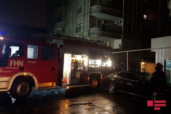 Bakıda hündürmərtəbəli binada yanğın baş verib - FOTO/VİDEO + YENİLƏNİB