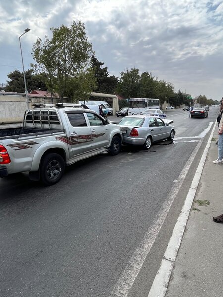 Bakıda zəncirvari qəza baş verdi - FOTO