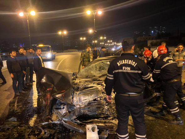 Bakıda iki avtomobil toqquşub, ölən var - FOTO