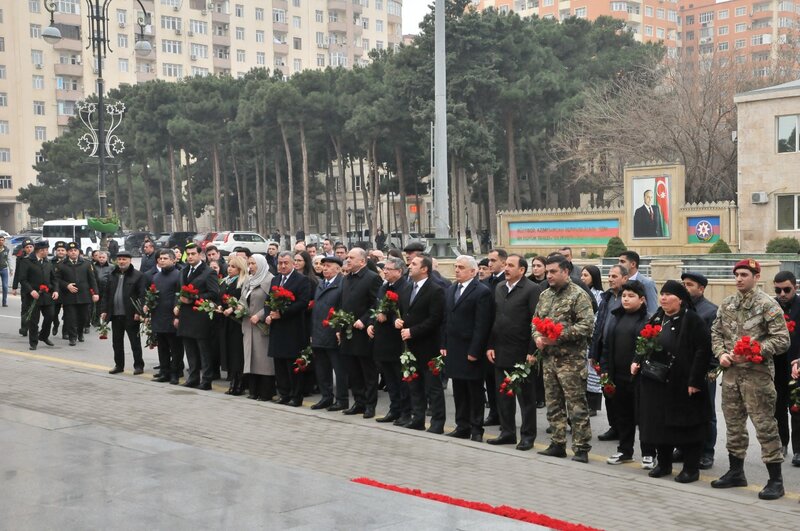 Abşeronda rayonunda 20 Yanvar şəhidlərinin xatirəsi anılmışdır - FOTOLAR