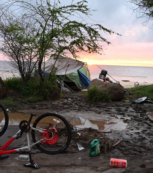 Hollivud ulduzu təhlükəli ərazidən çıxarıldı - Fotolar