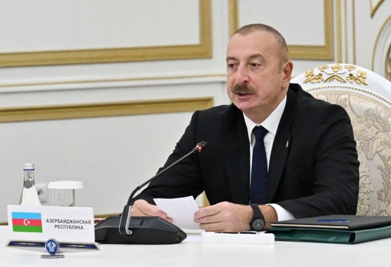 İlham Əliyev BƏƏ Prezidentini təbrik etdi