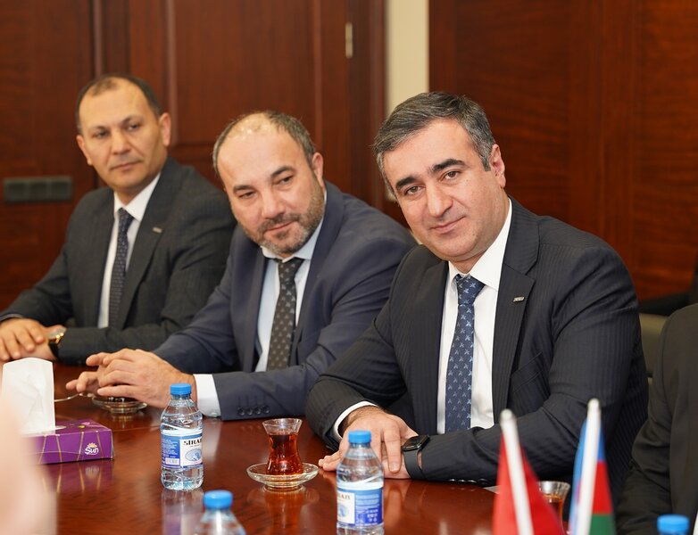 MÜSİAD Azərbaycan İdarə Heyətinin üzvləri Türkiyənin yeni səfirini ziyarət etdilər